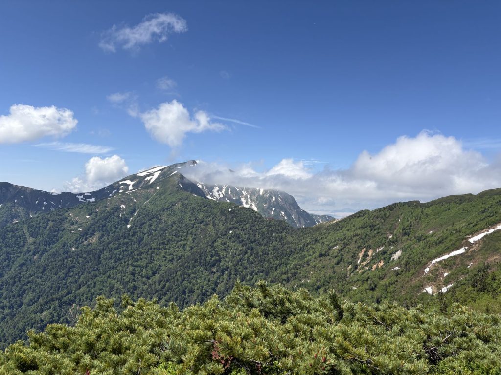 爺ヶ岳 冷池山荘